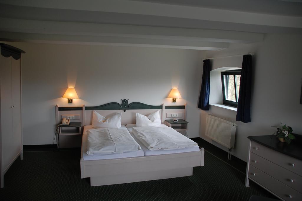 Gutshaus Redewisch & Restaurant Hotel 2*